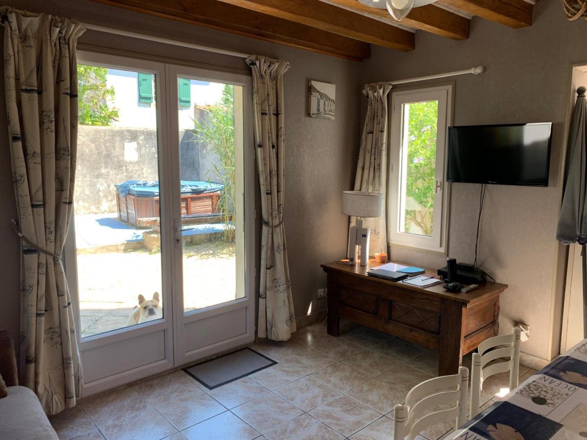 Maison De Pays Au Centre Du Village Saint-Martin-de-Ré 외부 사진